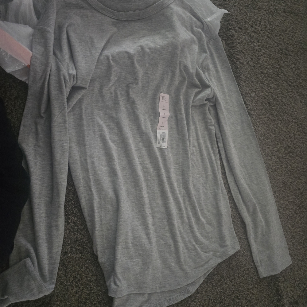 PINK Victoria's Secret 3 Leggings Plus Variety Of Shirts Like New - Picture 2 of 13